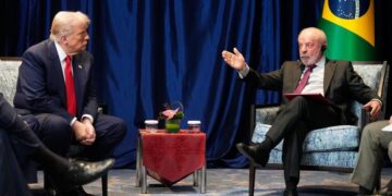 Lula y Trump durante conversación telefónica sobre aranceles comerciales entre Brasil y Estados Unidos