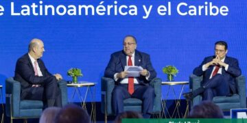 Ministro Magín Díaz durante el panel de perspectivas económicas de América Latina en el Foro Meta RD 2036