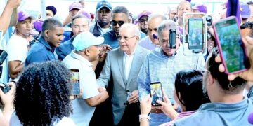 Danilo Medina habla con periodistas tras asamblea del PLD en Salcedo sobre mortalidad neonatal en RD