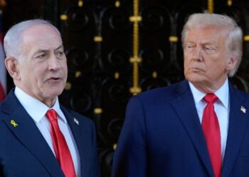 Benjamín Netanyahu en conferencia de prensa rechazando el plan de alto al fuego en Gaza propuesto por Donald Trump