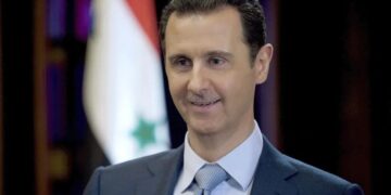 Bachar al Asad durante uno de sus últimos actos públicos como presidente de Siria antes de ser derrocado en diciembre de 2024