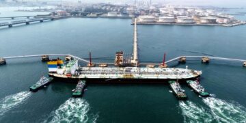 Scott Bessent y representantes diplomáticos en reunión sobre sanciones económicas a Irán y relaciones con China
