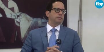 Ministro Sigmund Freund habla en el Almuerzo del Grupo de Comunicaciones Corripio sobre empleados públicos en República Dominicana