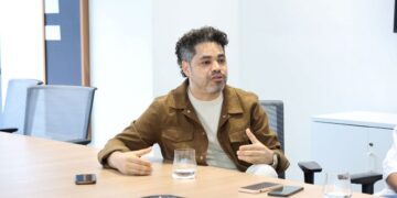 Evelyna Rodríguez y Danilo Reynoso, directores de SmartFilms en República Dominicana, durante conversatorio sobre el crecimiento del festival
