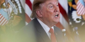 Donald Trump en la Casa Blanca durante declaraciones sobre la política exterior de Estados Unidos con Irán