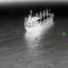 Buque portacontenedores ruso escorado y hundiéndose en aguas del Mar Negro tras ataque