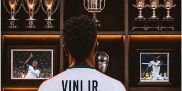 Vinicius Jr. celebra un gol con la camiseta del Real Madrid en el Santiago Bernabéu