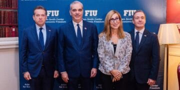 Presidente Luis Abinader dirigiéndose a empresarios iberoamericanos en evento del Ceapi en Nueva York durante la Asamblea General de la ONU