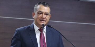 Román Jáquez Liranzo, presidente de la JCE, durante la presentación del estudio sobre abstención electoral en República Dominicana