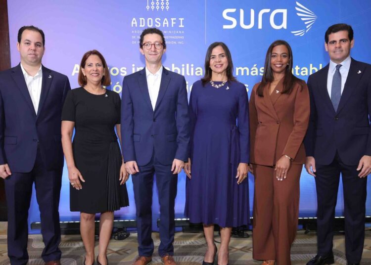 Ejecutivos del sector financiero e inmobiliario participan en foro de Seguros SURA y ADOSAFI en Hotel Intercontinental de Santo Domingo