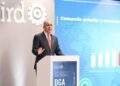 Director general de Aduanas Nelson Arroyo presentando la plataforma Aduana Virtual en el Encuentro Industrial