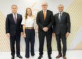 Gustavo Ariza, presidente ejecutivo de APAP, durante la ceremonia de 64 aniversario en Santo Domingo