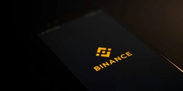 Salvador Rivero, gerente general de Binance México, presentando la estrategia de súper app financiera en el Binance Day en Ciudad de México