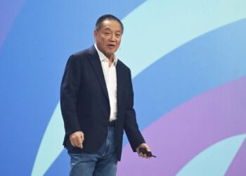 Hock Tan, CEO de Broadcom, durante una presentación de resultados sobre ingresos de IA y chips personalizados