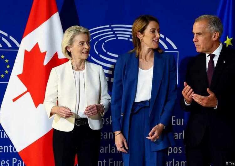 Ursula von der Leyen y Mark Carney en el Parlamento Europeo durante el discurso sobre el Estado de la Unión