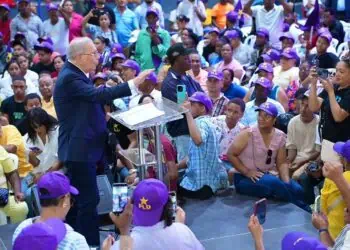 Danilo Medina durante asamblea del PLD en el Palacio de los Deportes de Villa Central, Barahona