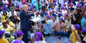 Danilo Medina durante asamblea del PLD en el Palacio de los Deportes de Villa Central, Barahona