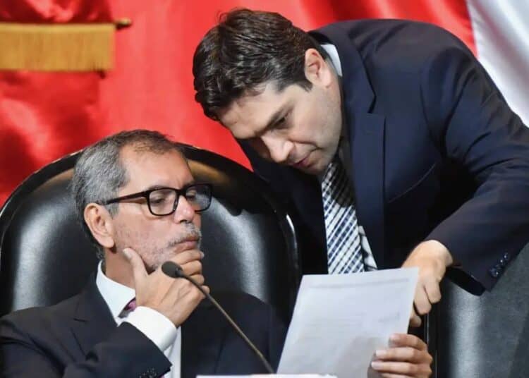 Secretario de Hacienda de México Édgar Amador Zamora en conferencia de prensa sobre el Paquete Económico 2027