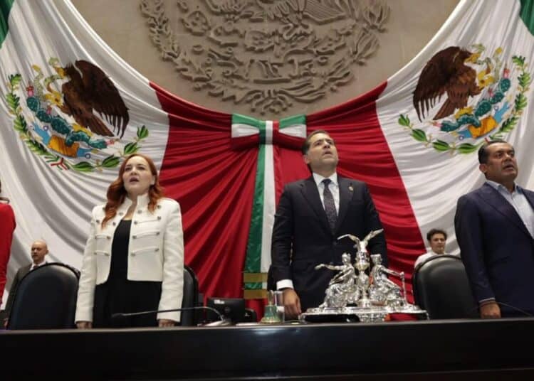 Sesión plenaria de la Cámara de Diputados de México durante la votación de la reforma sobre doble nacionalidad