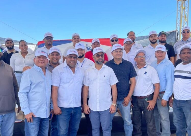 Demostración de dron agrícola en campo arrocero de Castañuela, Montecristi, durante jornada del FEDA