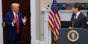 Sede de la Casa Blanca en Washington con banderas de Estados Unidos, en el contexto de la política de IA de la administración Trump