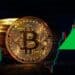 Pantalla mostrando el precio del bitcoin superando los 86,000 dólares con gráfica de tendencia alcista
