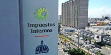 Sede de la Dirección General de Impuestos Internos en Santo Domingo, República Dominicana, portada