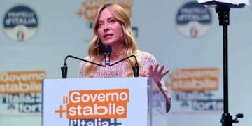 Giorgia Meloni y Bart De Wever durante rueda de prensa en el Palacio Chigi en Roma sobre migración y Schengen