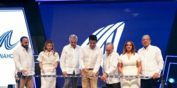 Juan Bancalari y David Collado en la inauguración de la XXXVIII Exposición Comercial de Asonahores en BlueMall Punta Cana