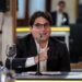 Director ejecutivo Hostos Rizik Lugo presentando resultados del Fideicomiso RD Vial ante el presidente Luis Abinader