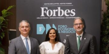 Participantes del Foro Forbes Economía y Negocios 2026 en Santo Domingo, República Dominicana