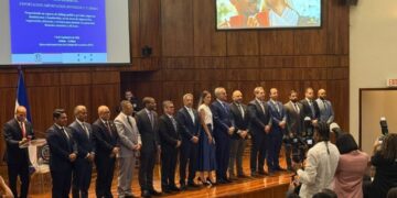 Empresarios y autoridades de República Dominicana y Honduras reunidos en el BCIE durante el Foro Empresarial bilateral