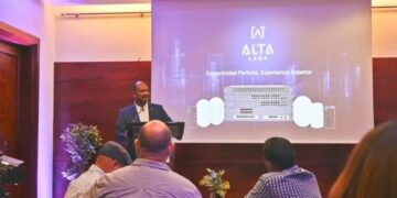 José Aybar, presidente de Cablecomm, durante el lanzamiento de Alta Labs en Santo Domingo