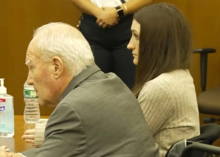 Lindsay Clancy, enfermera acusada de matar a sus tres hijos en Duxbury, Massachusetts, durante su juicio en 2025