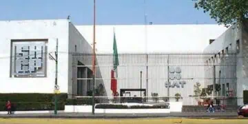 Édgar Amador Zamora, titular de Hacienda de México, entrega el Paquete Económico 2027 en la Cámara de Diputados