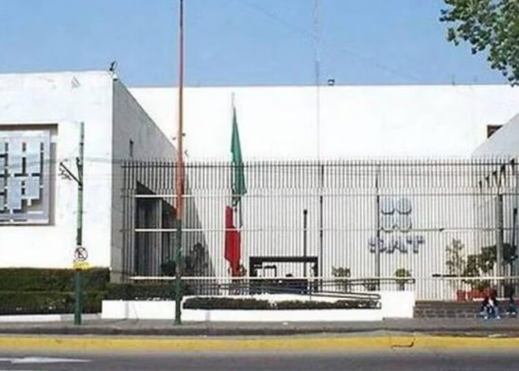 Édgar Amador Zamora, titular de Hacienda de México, entrega el Paquete Económico 2027 en la Cámara de Diputados