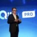 Tarjeta de crédito Qik Pro con tecnología LED Airlight sin banda magnética, emitida por Qik Banco Digital Dominicano