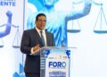 Director de la DGCP Carlos Pimentel durante anuncio del Reglamento de Peritos en Contratación Pública en República Dominicana