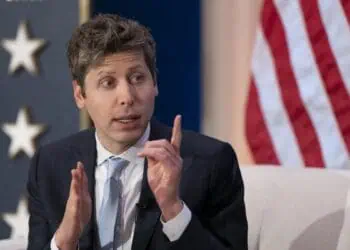 Sam Altman, CEO de OpenAI, en una conferencia sobre inteligencia artificial ante líderes tecnológicos y gubernamentales