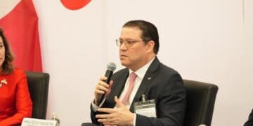 Ministro Víctor Yayo Sanz Lovatón durante su intervención ante la OEA en Washington sobre inteligencia artificial y mipymes