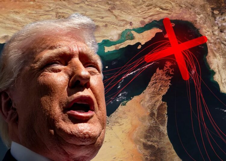 Donald Trump frente a un mapa del estrecho de Ormuz durante el conflicto militar entre Estados Unidos e Irán