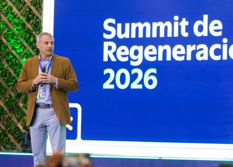 Ejecutivos de Walmart de México en el Summit de Regeneración 2026 en el Centro Banamex de la Ciudad de México