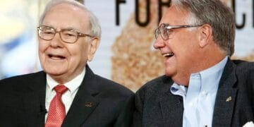 Warren Buffett en la reunión anual de accionistas de Berkshire Hathaway en Omaha, Nebraska
