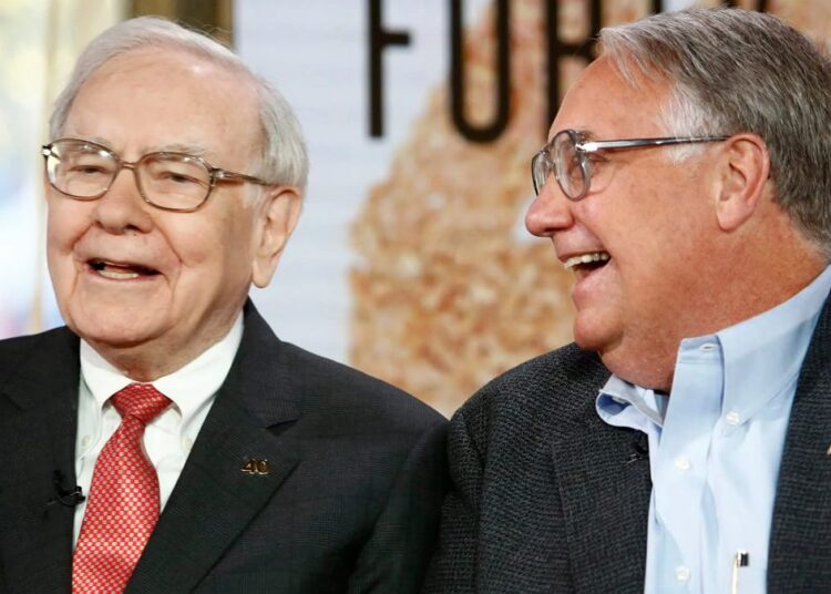 Warren Buffett en la reunión anual de accionistas de Berkshire Hathaway en Omaha, Nebraska