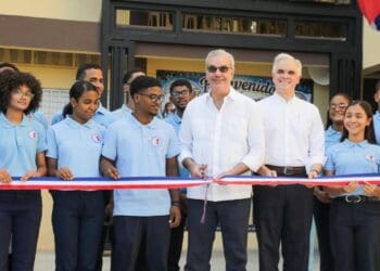 Presidente Luis Abinader en la inauguración de la ampliación del Centro Educativo San Vicente de Paúl en Los Minas, Santo Domingo Este