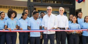 Presidente Luis Abinader en la inauguración de la ampliación del Centro Educativo San Vicente de Paúl en Los Minas, Santo Domingo Este