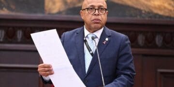 Alfredo Pacheco, presidente de la Cámara de Diputados de República Dominicana, en sesión legislativa