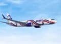 Avión de Arajet en pista de aterrizaje con la bandera dominicana visible en la cola de la aeronave