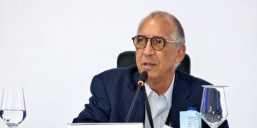 Fernando Capellán, fundador de Grupo M y Codevi, durante su intervención en la sesión de la CEPAL 2026 en Santiago, República Dominicana