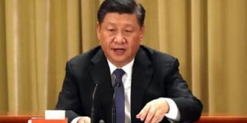 Funcionario chino durante conferencia sobre relaciones China-América Latina en Pekín, octubre 2026